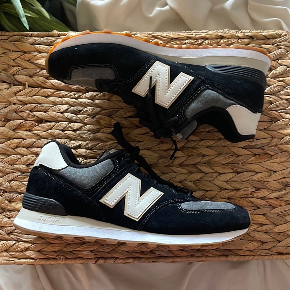 New Balance 574 shoe, Women’s, size 10, black/white/tan